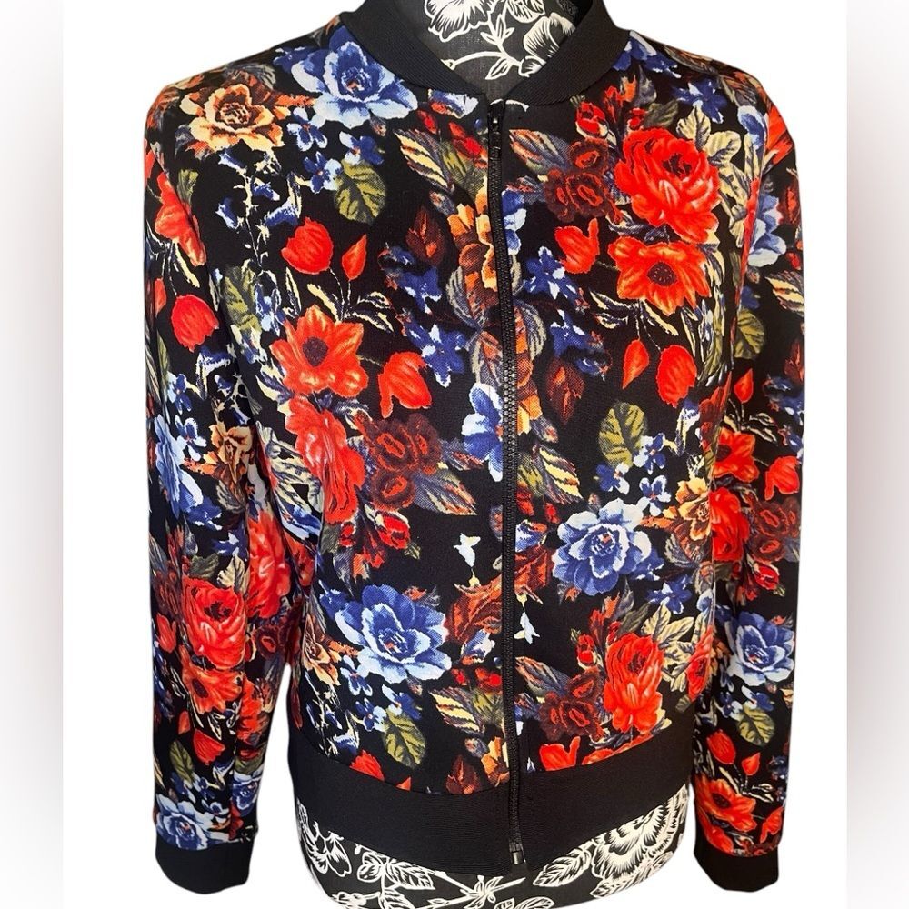 Bright and Bold French Atmosphere Full-Zip Jacket Size Large